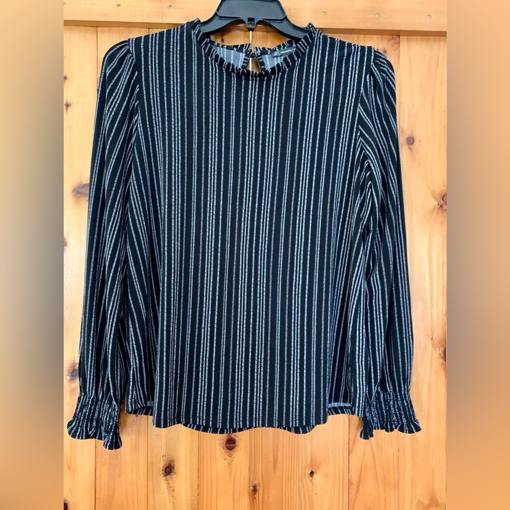 Adrianna Papell Top Long Sleeved Large NWOT